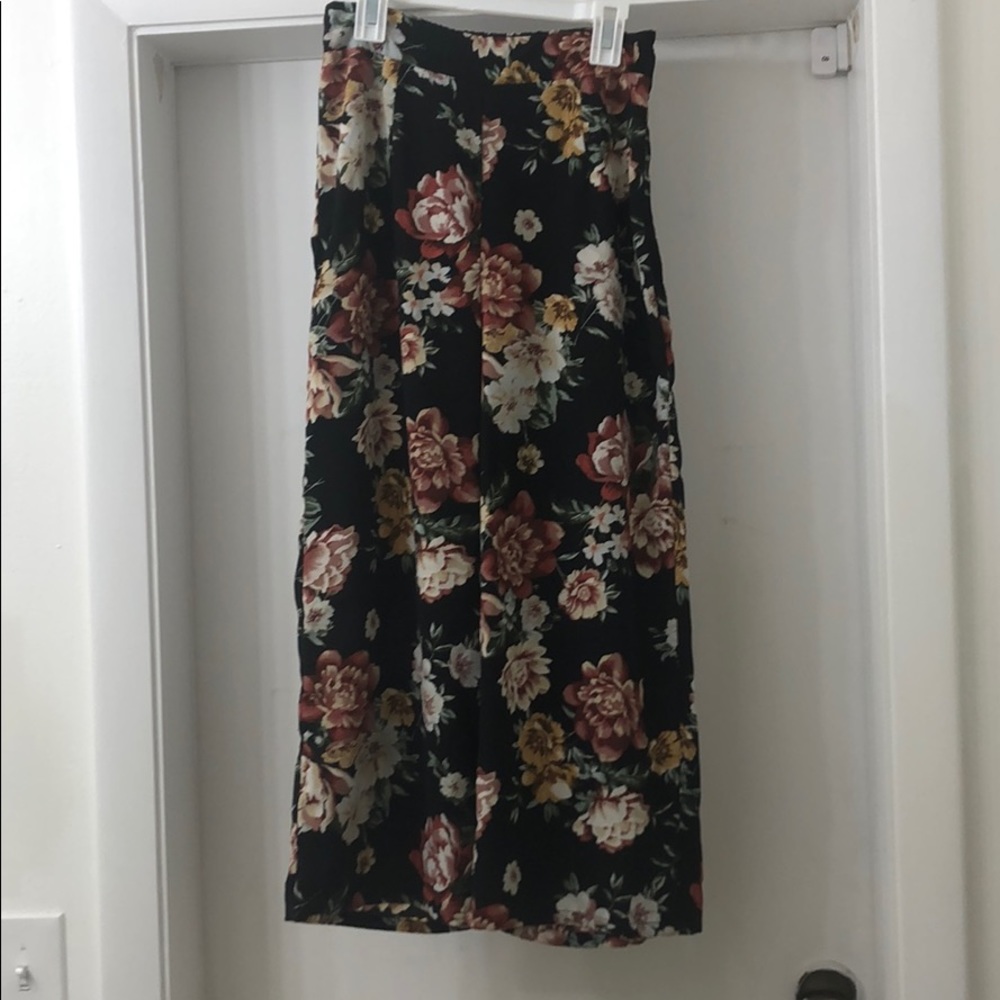 Wild fable cropped guacho dress pants